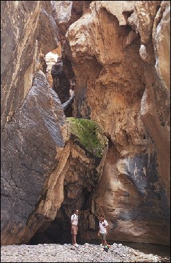 Snake Canyon grotte udgang 2.jpg (38393 bytes)