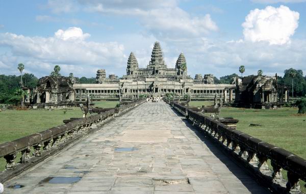 Angkor Wat 4.jpg (24486 bytes)
