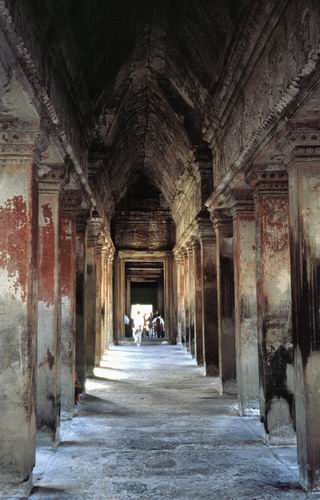 Angkor Wat 12.jpg (21076 bytes)