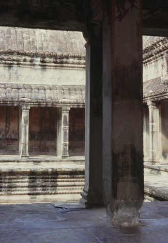 Angkor Wat 8.jpg (25186 bytes)