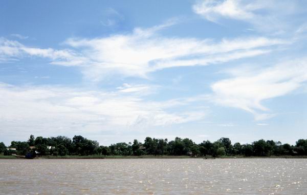 Mekong-floden.jpg (14141 bytes)